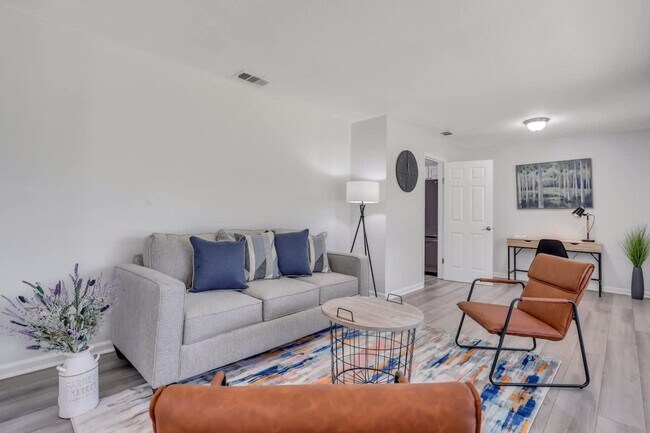 Building Photo - 402 Symons St