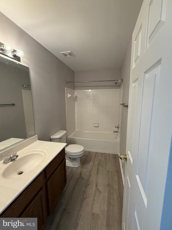 Building Photo - 8645 Willow Leaf Ln