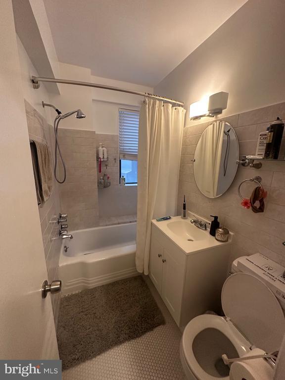 Building Photo - 1 Scott Cir NW