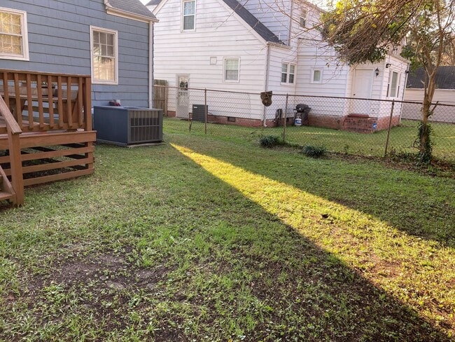 Building Photo - Meadowbrook