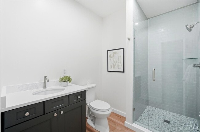 Building Photo - 989 Parkside Pl