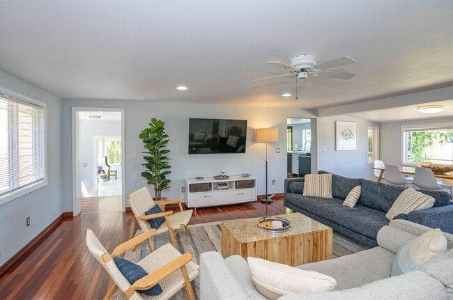 Building Photo - SHORT TERM LEASES! 1-6 months - 3-Bedroom ...