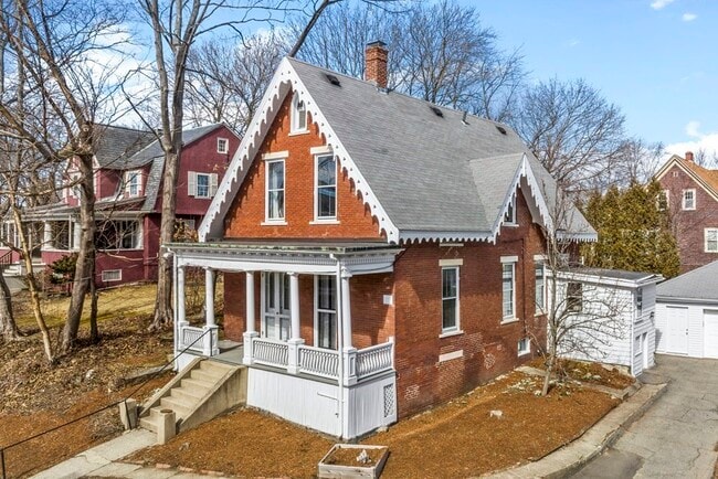 Building Photo - 197 Morrison Ave