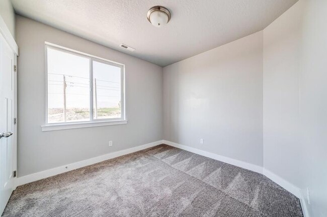 Building Photo - 4216 W 1530 N