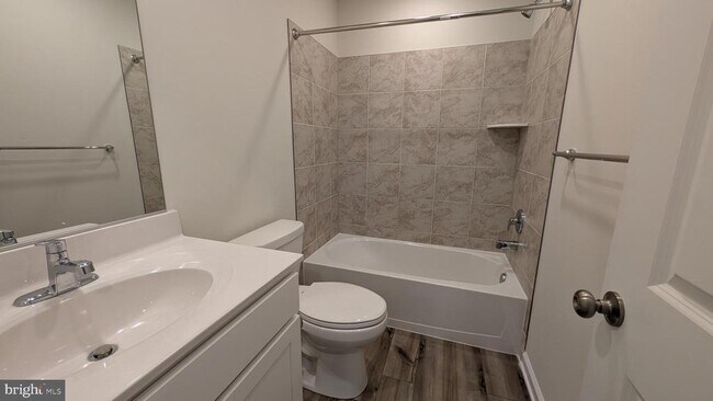 Building Photo - 413 SILVER BIRCH Dr