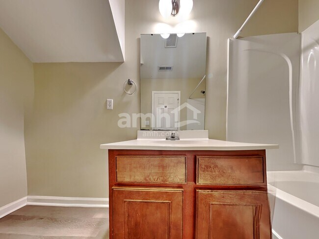 Building Photo - 5034 Ballantine Dr