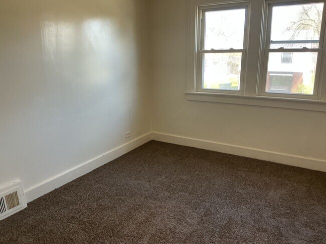 Building Photo - 5239 N 38th St