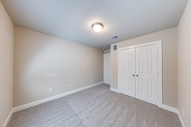 Building Photo - 11913 Briarwood Hill Way