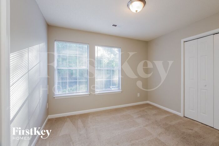 Building Photo - 812 Silver Ct