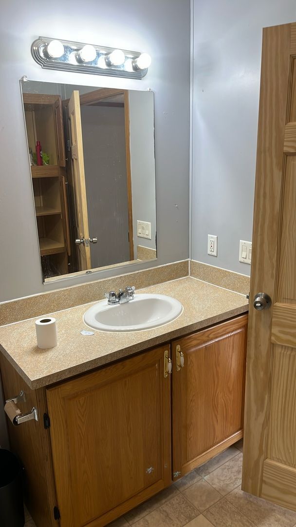 Building Photo - 3 Bedrooms, 2 Bathrooms in Pequot Terrace Trailer Park, Pequot Lakes, MN Lot B32