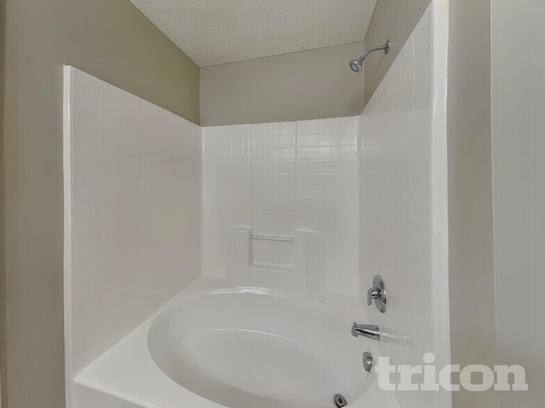 Building Photo - 3445 Dutchman Rd