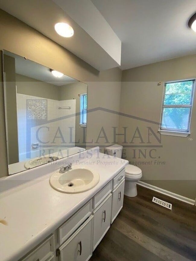 Building Photo - Midtown 2 Bedroom Townhome
