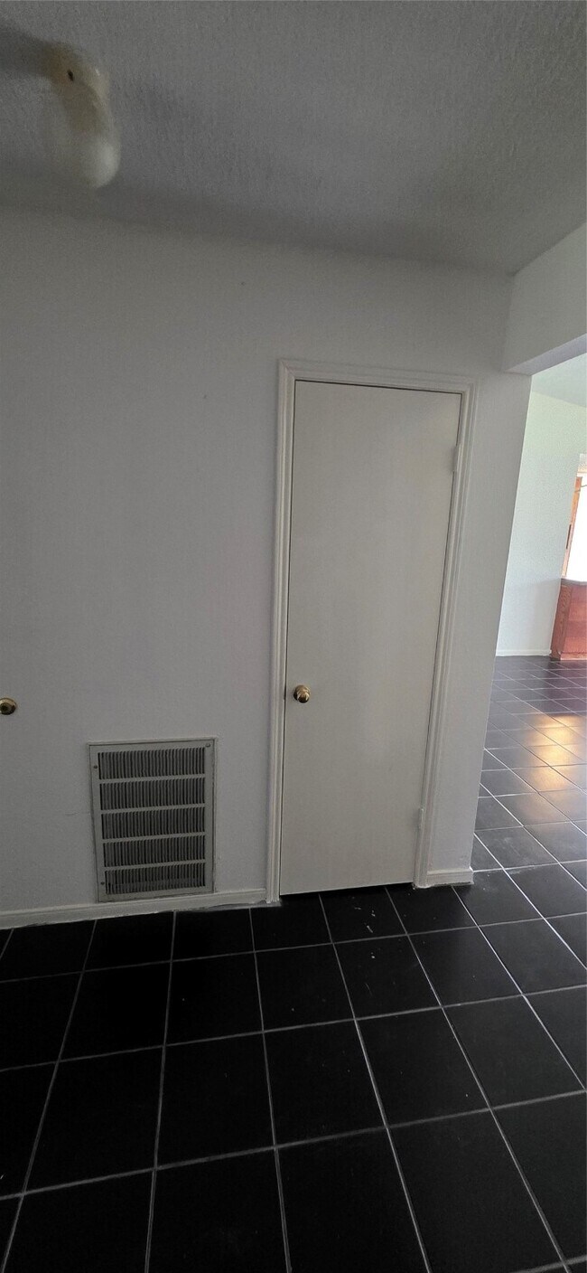 Building Photo - 2606 Lemonwood Ln