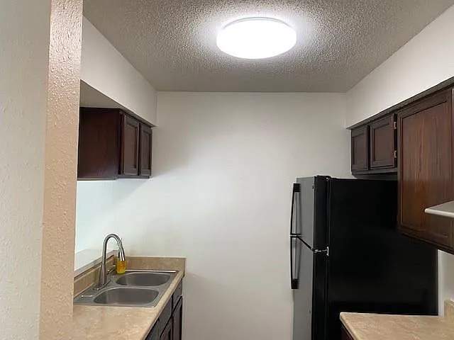 Building Photo - 312 Parkview Blvd