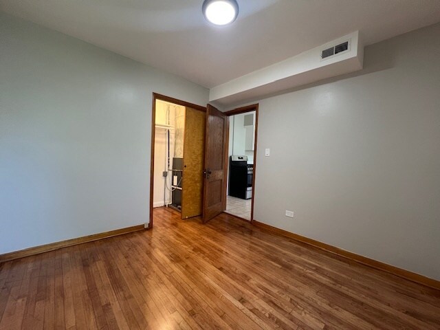 Building Photo - 3905 W Schubert Ave
