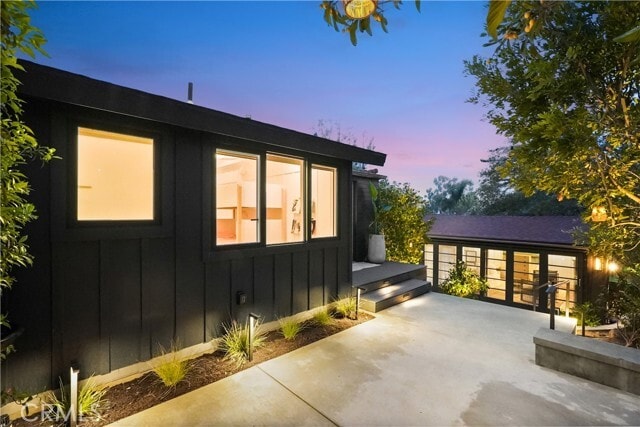 Building Photo - 592 Bluebird Canyon Dr