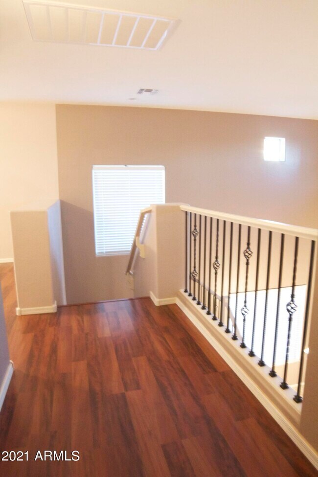 Building Photo - 2732 E Canyon Creek Dr