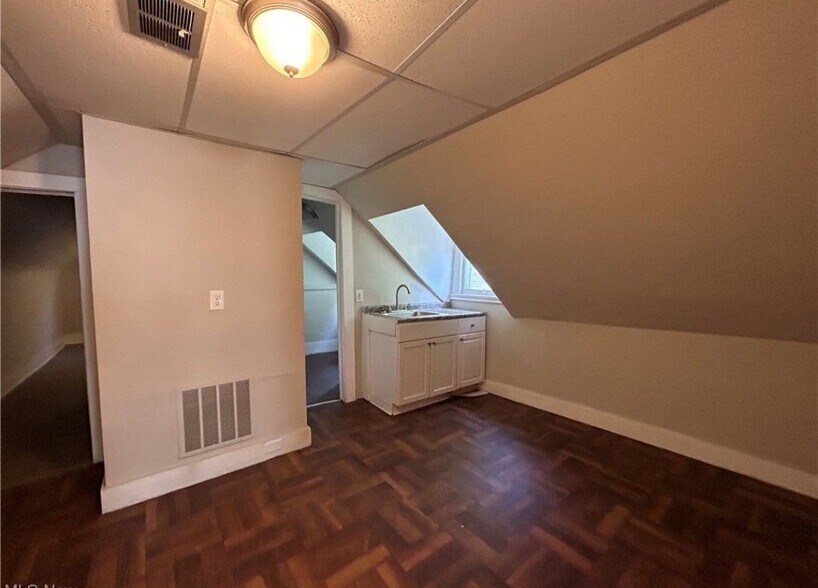 Building Photo - 506 E 140th St