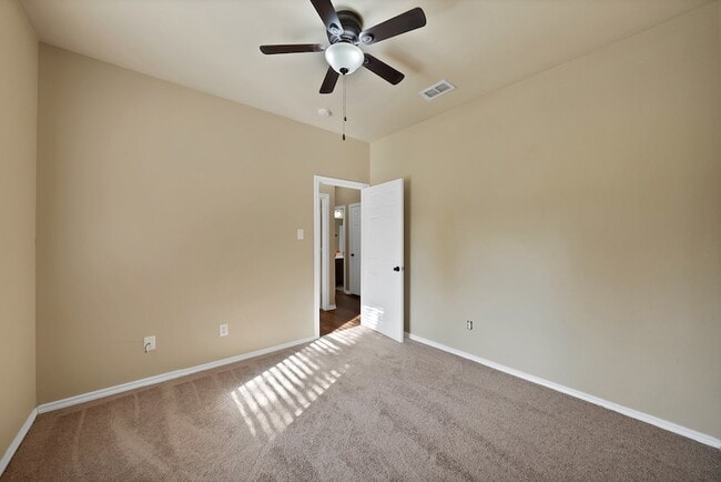 Building Photo - 1427 Piedmont Dr