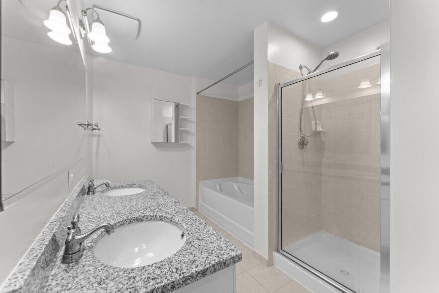 Building Photo - 3650 S Glebe Rd