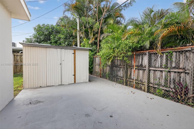 Building Photo - 1820 N 56th Ave