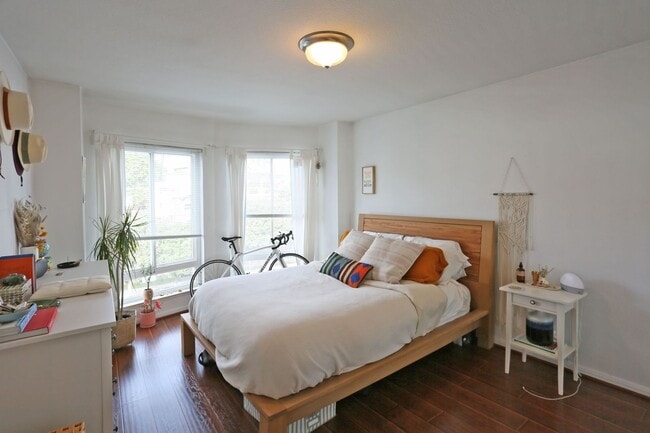 Building Photo - 7221 Geary Blvd