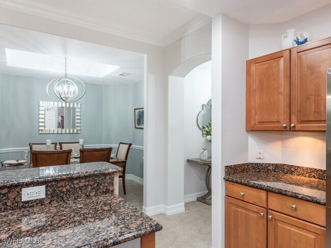 Building Photo - 2012 Tarpon Bay Dr N