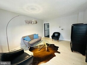 Building Photo - 236 E Middle St