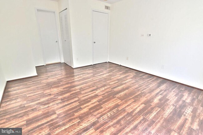 Building Photo - 1702 Ascot Way