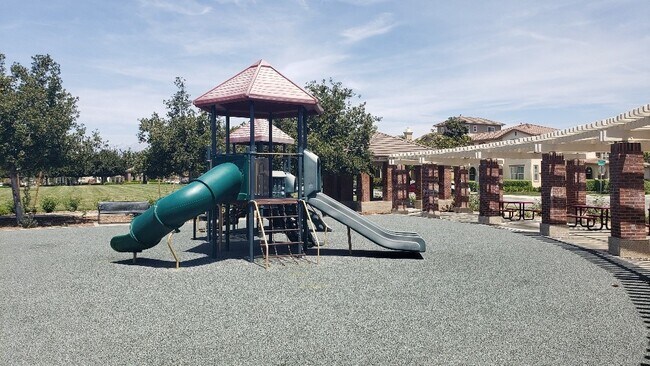 Building Photo - 16020 Huntington Garden Ave