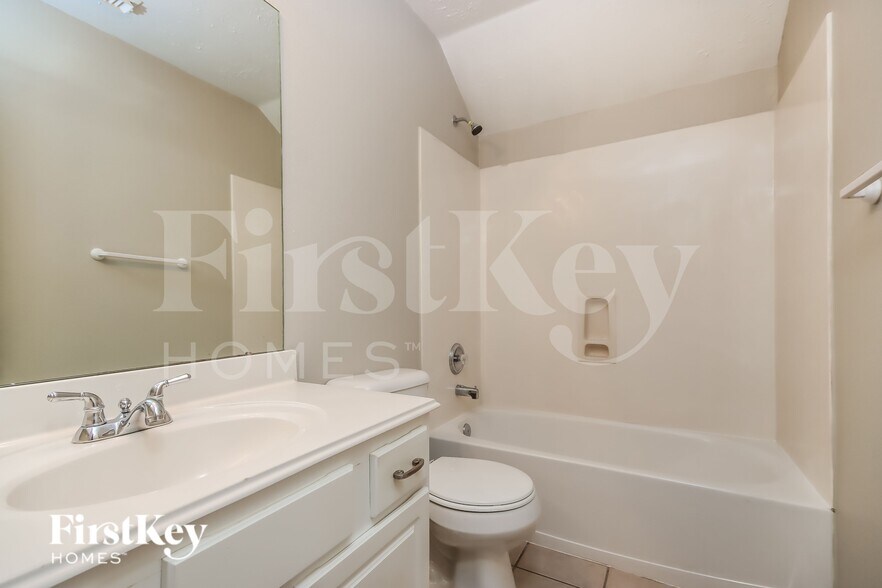 Building Photo - 17903 Seco Creek Ln