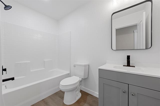 Building Photo - 1105 N 11th St