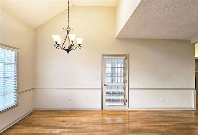 Building Photo - 940 Bridgegate Dr NE