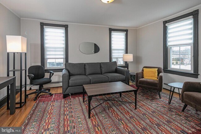 Building Photo - 357 Nassau St