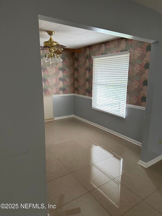 Building Photo - 6192 Duclay Forest Dr S