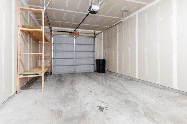 Garage - 693 N 240 E
