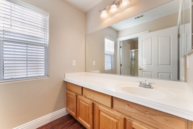 Building Photo - Spacious 3-Bed, 2-Bath Home with All Appliances Included!