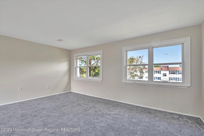 Building Photo - 250B Sawmill Rd