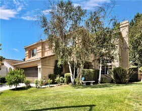 Building Photo - BEAUTIFUL LONE OAK HOME IN CALABASAS!