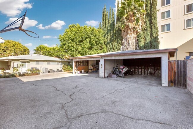 Building Photo - 1540 Abbot Ave
