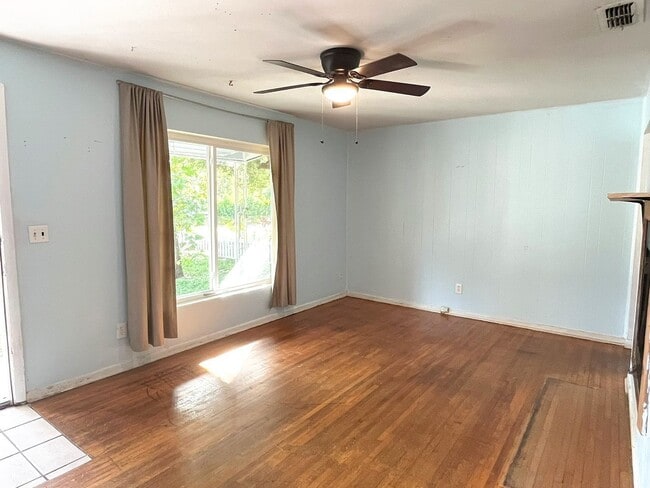 Building Photo - 2611 Pembrook Dr