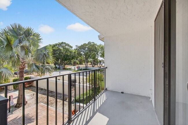 Building Photo - ONE BEDROOM ONE BATHROOM! WATERFRONT COMMUNITY!! W/D!