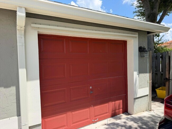 Building Photo - 14011 Veronica Ct
