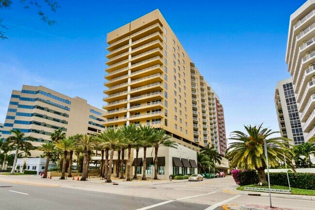 Building Photo - 1551 N Flagler Dr