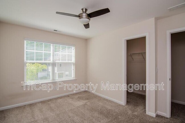 Building Photo - 1012 Laurel Twist Rd