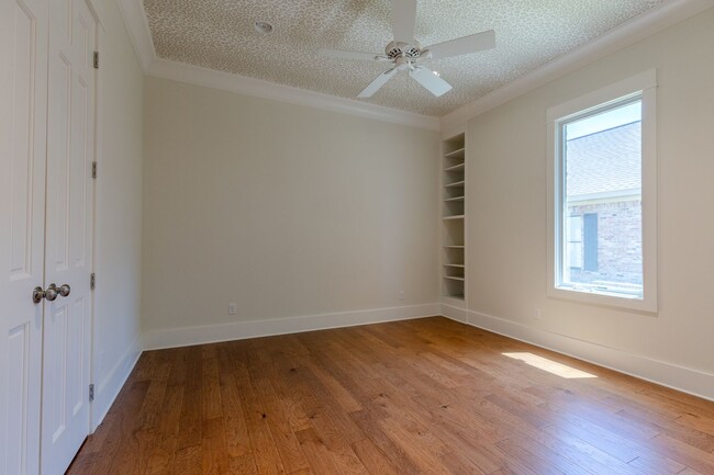 Building Photo - 4 Bedrooms, 3 bathrooms located in Fairhope!