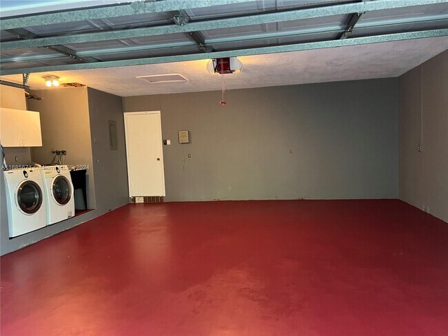 Building Photo - 1751 SW 30th Pl
