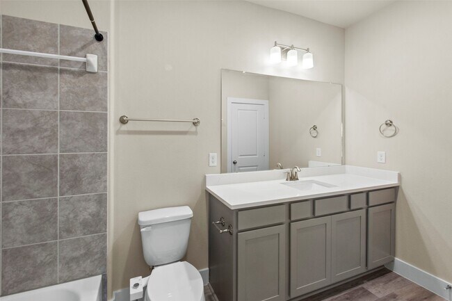 Building Photo - 9012 Lonestar Creekbend Ln