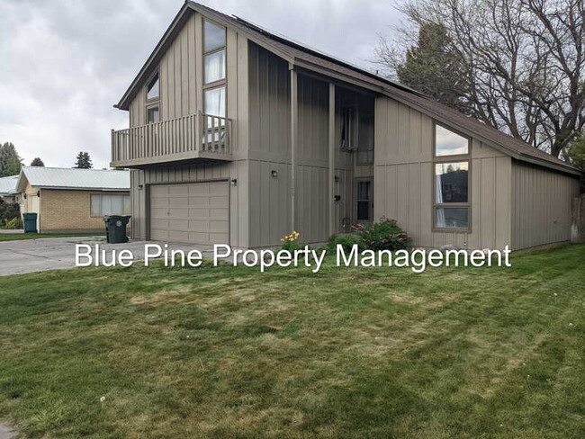 Building Photo - 1190 York Dr