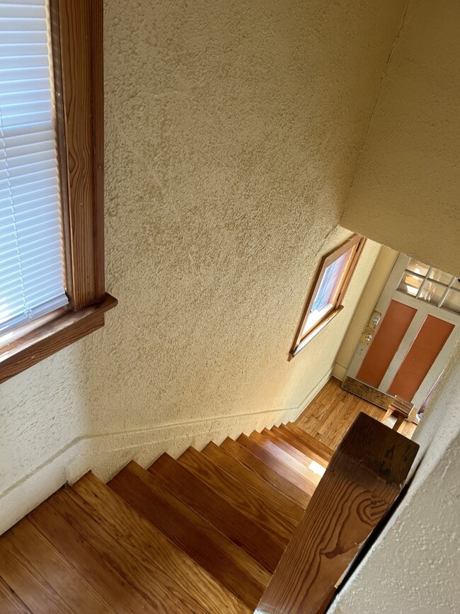 Building Photo - 208 Koch Ave